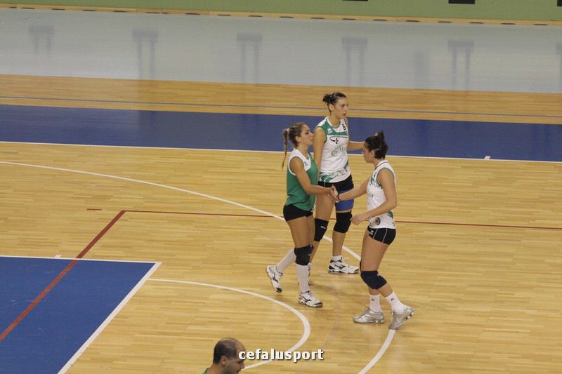 111030 volley 220_tn.jpg